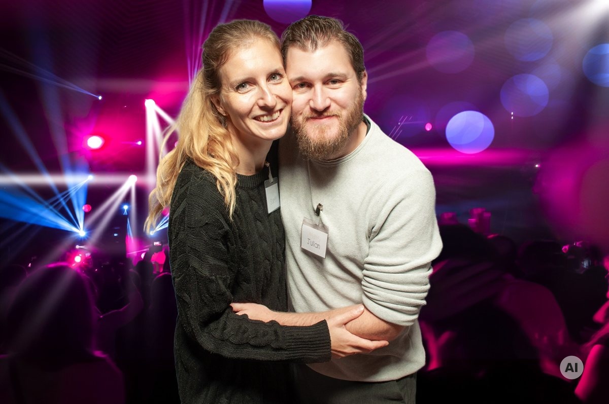 Dasselbe Bild mit dem offiziellen EU-Zeichen für KI-Inhalte unten rechts